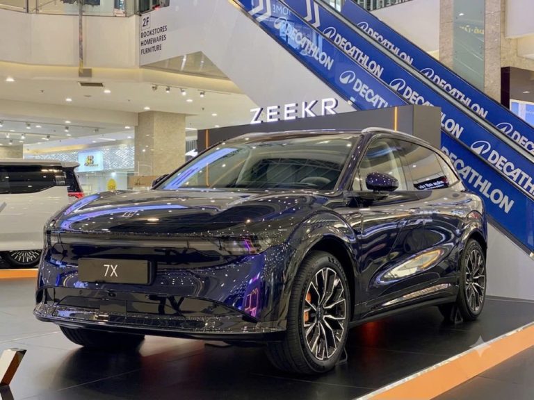 Zeekr 7x màu Đen